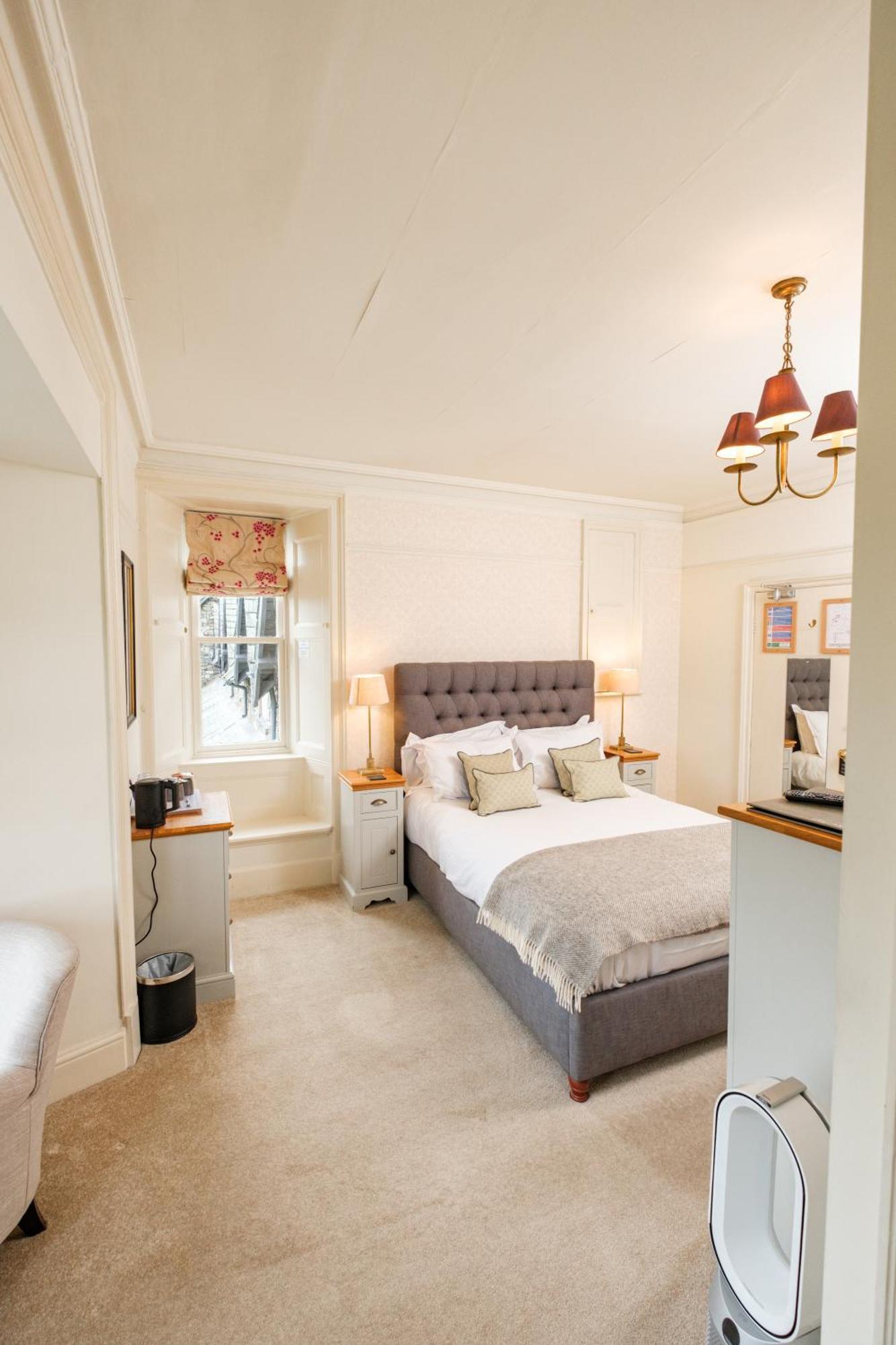 Hotel Ravenstone Manor