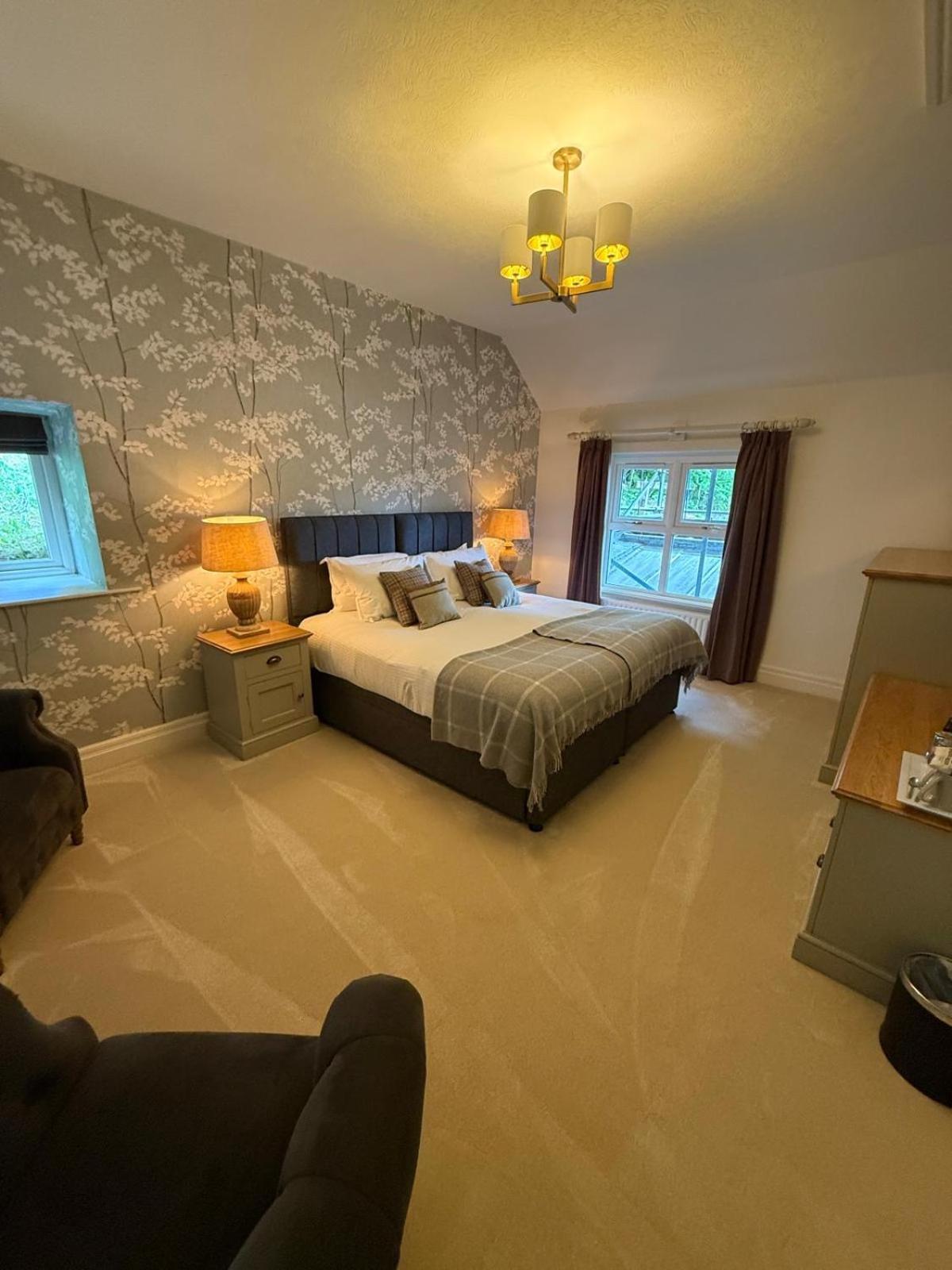 Ravenstone Manor Hotel