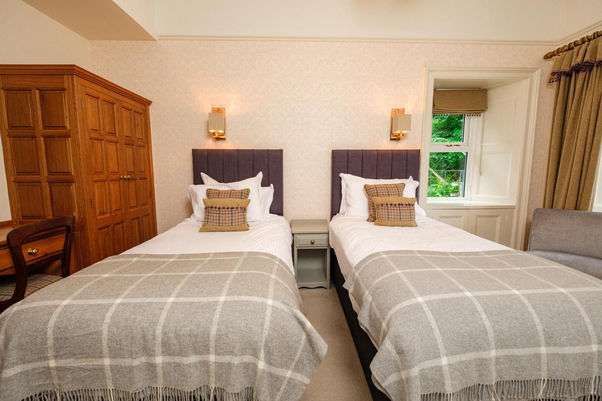 Отель Ravenstone Manor Кесвик