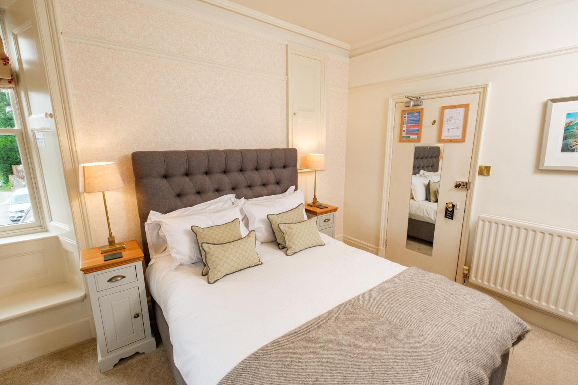 Ravenstone Manor Отель 4*