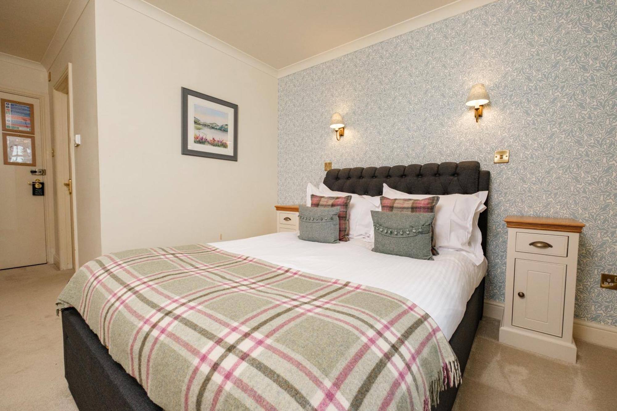 Отель Ravenstone Manor 4*